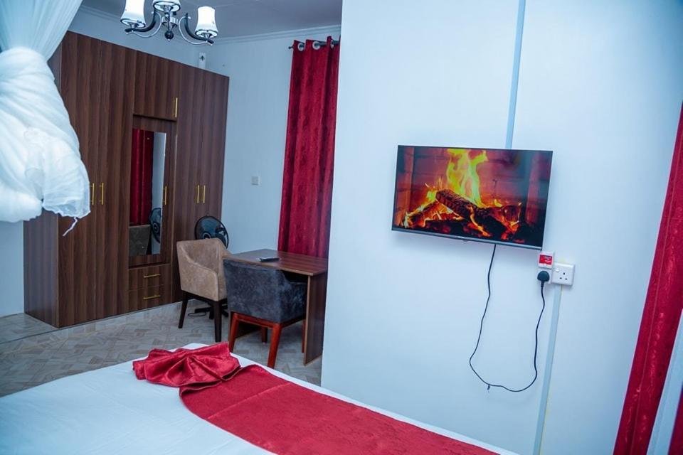 Hotel The Lit Gardens à Kisumu Extérieur photo